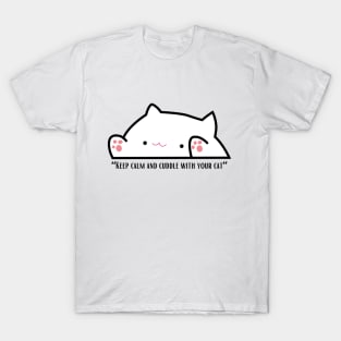 “Keep calm and cuddle with your cat.” CAT LOVERS T-Shirt